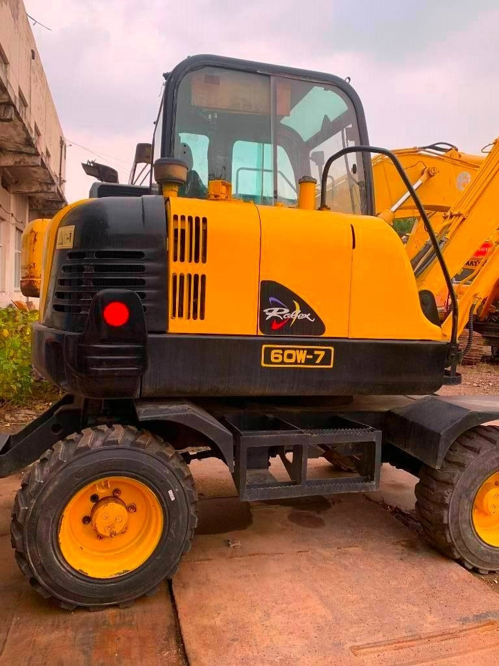 Hyundai Robex 60 W-7 - Колісний екскаватор: фото 3 Hyundai Robex 60 W-7 - Колісний екскаватор: фото 3