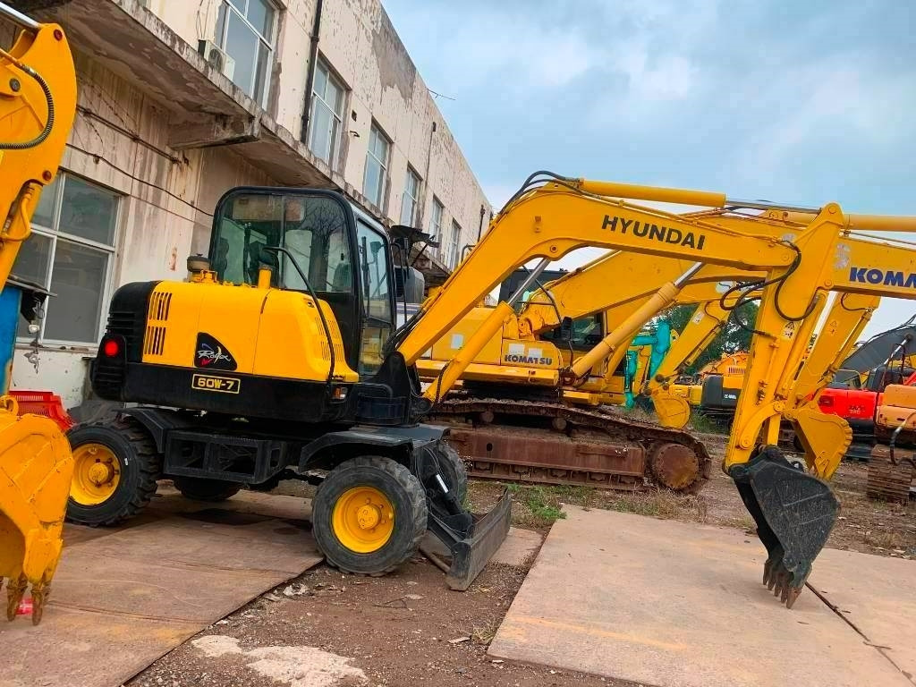Hyundai Robex 60 W-7 - Колісний екскаватор: фото 1 Hyundai Robex 60 W-7 - Колісний екскаватор: фото 1