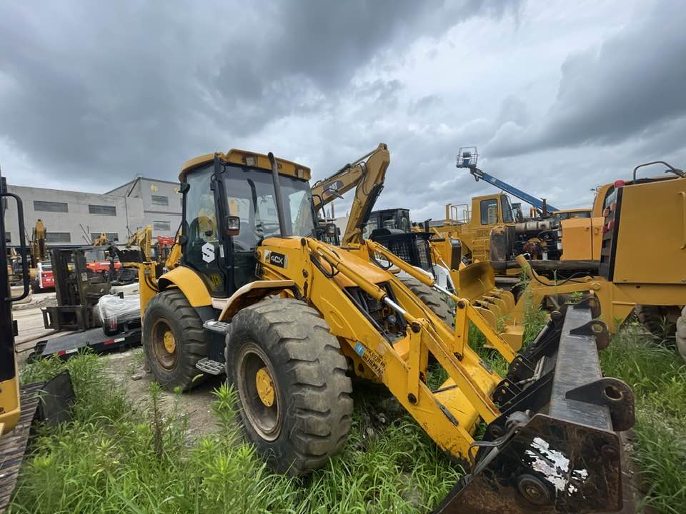 JCB 4CX Backhoe Loader - Екскаватор-навантажувач: фото 1 JCB 4CX Backhoe Loader - Екскаватор-навантажувач: фото 1