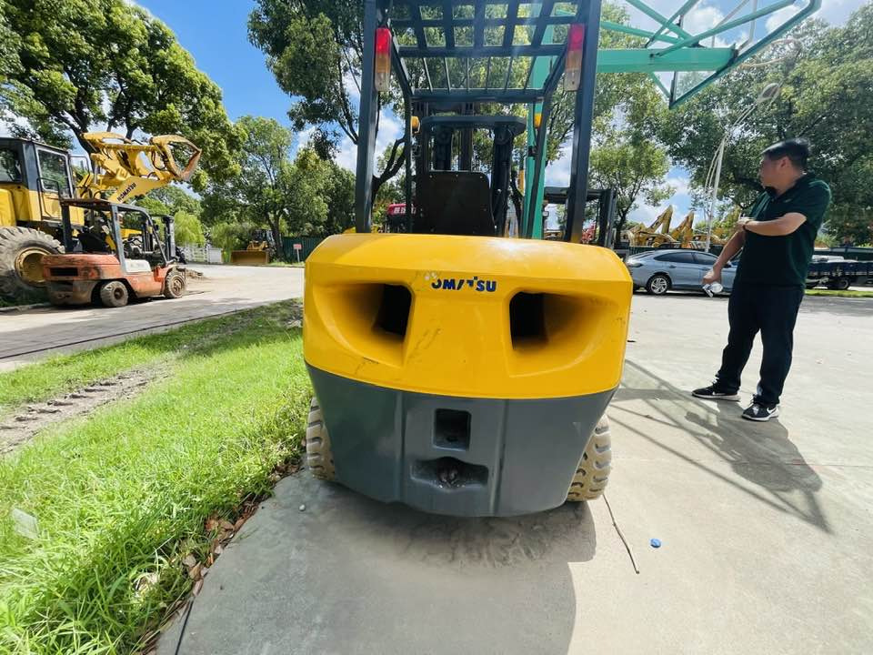 Komatsu 30 series - Газовий навантажувач: фото 3 Komatsu 30 series - Газовий навантажувач: фото 3