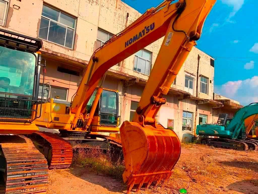 Komatsu PC 240 - Гусеничний екскаватор: фото 3 Komatsu PC 240 - Гусеничний екскаватор: фото 3
