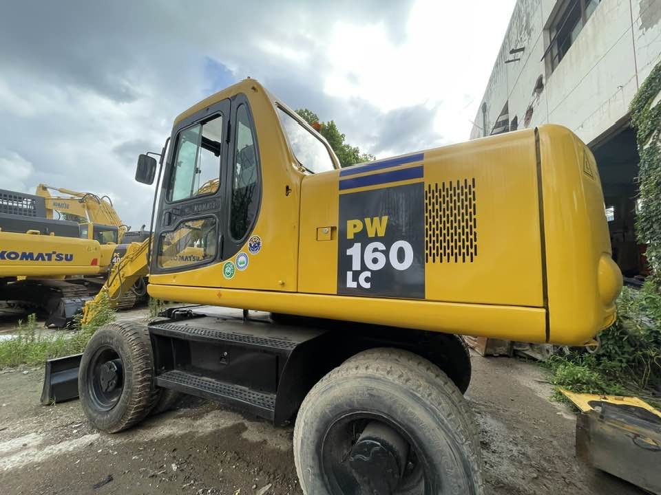Komatsu PC160LC - Колісний екскаватор: фото 1 Komatsu PC160LC - Колісний екскаватор: фото 1