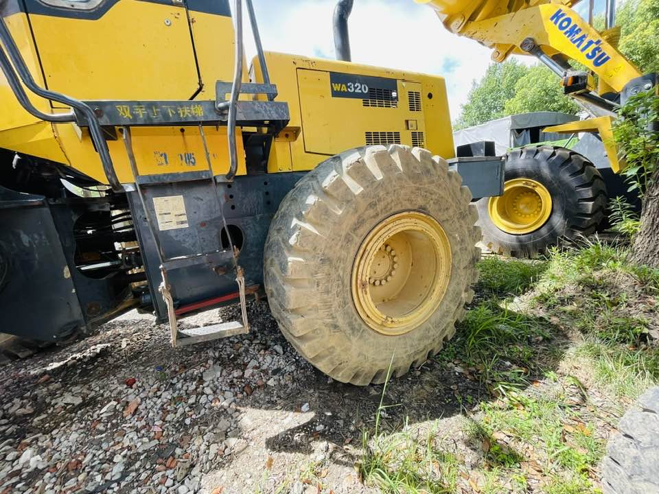 Komatsu WA320 - Колісний навантажувач: фото 3 Komatsu WA320 - Колісний навантажувач: фото 3