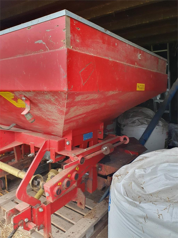 Bredal B2 LIFTOPHÆNGT - Розкидач добрив: фото 3 Bredal B2 LIFTOPHÆNGT - Розкидач добрив: фото 3