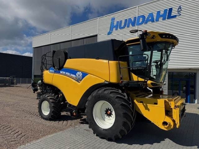 New Holland CR9.90 TIER4 - Зернозбиральний комбайн: фото 1 New Holland CR9.90 TIER4 - Зернозбиральний комбайн: фото 1