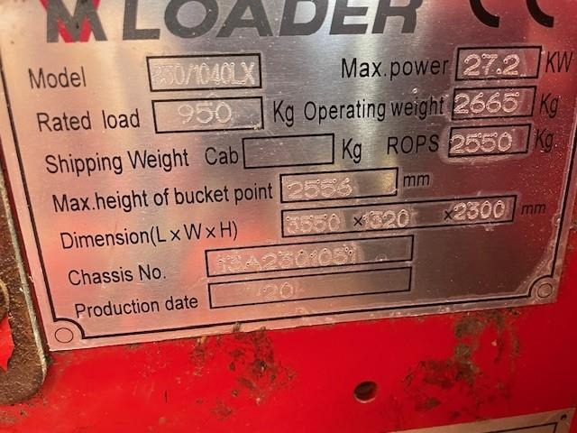 VM Loader 1040 XL - Компактний фронтальний навантажувач: фото 2 VM Loader 1040 XL - Компактний фронтальний навантажувач: фото 2