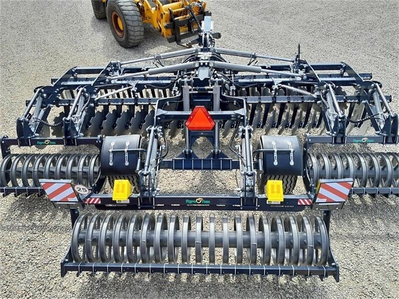 Agro-Tom 6 Meter discharve - Дисковий культиватор: фото 1 Agro-Tom 6 Meter discharve - Дисковий культиватор: фото 1