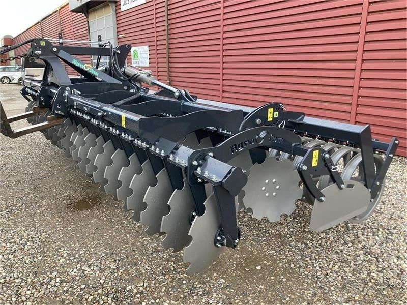 Agro-Tom 6 meter liftophængt - Дисковий культиватор: фото 4 Agro-Tom 6 meter liftophængt - Дисковий культиватор: фото 4
