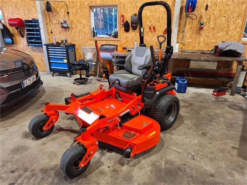Ariens Zenith 60" SD - Комунальний трактор: фото 1 Ariens Zenith 60" SD - Комунальний трактор: фото 1
