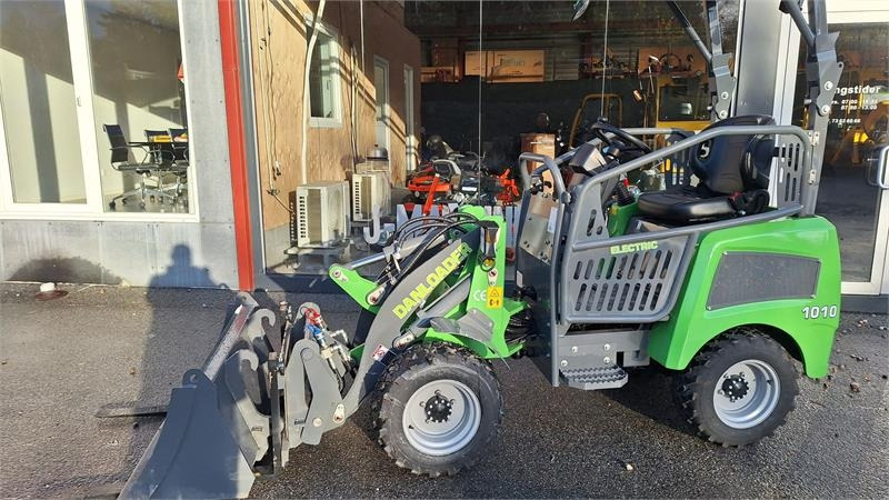 Danloader 1010E - Компактний фронтальний навантажувач: фото 1 Danloader 1010E - Компактний фронтальний навантажувач: фото 1