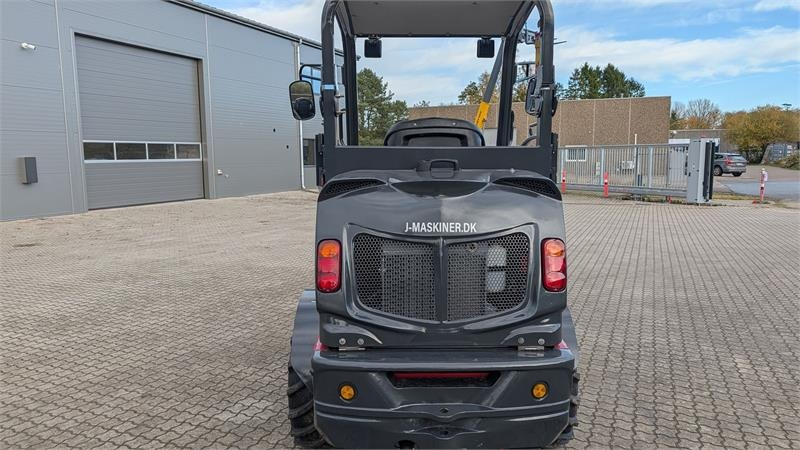 Danloader 1020 D - Компактний фронтальний навантажувач: фото 5 Danloader 1020 D - Компактний фронтальний навантажувач: фото 5