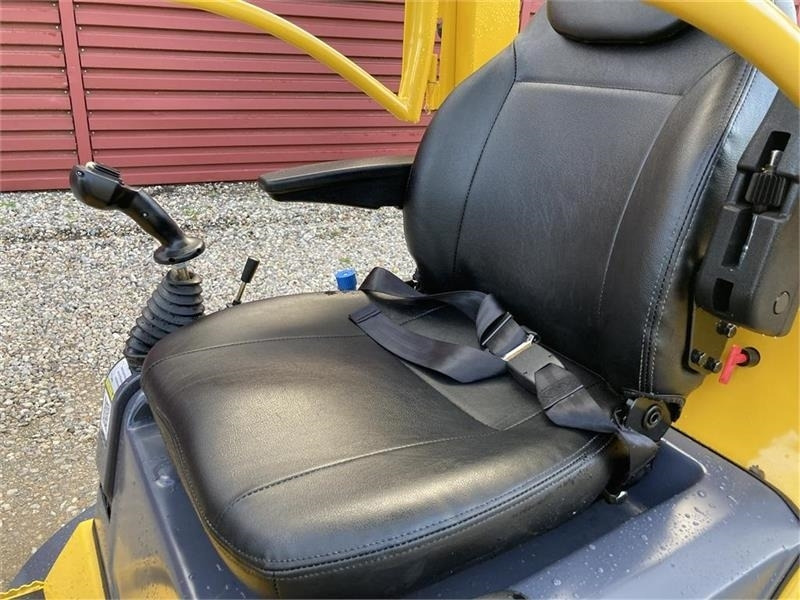 Eurotrac W11 med lang arm, skovl og gafler - Компактний фронтальний навантажувач: фото 4 Eurotrac W11 med lang arm, skovl og gafler - Компактний фронтальний навантажувач: фото 4