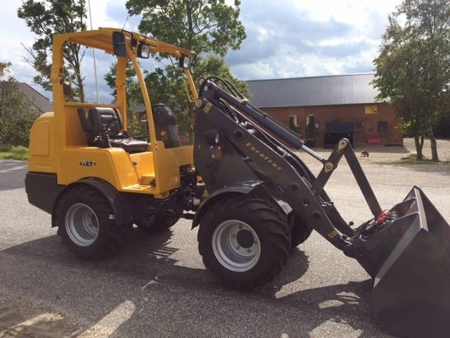 Eurotrac W12 - Компактний фронтальний навантажувач: фото 4 Eurotrac W12 - Компактний фронтальний навантажувач: фото 4