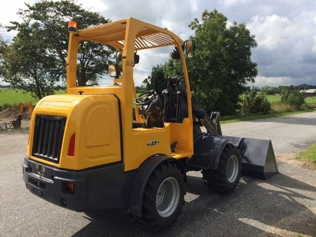 Eurotrac W12 - Компактний фронтальний навантажувач: фото 3 Eurotrac W12 - Компактний фронтальний навантажувач: фото 3