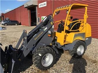 Eurotrac W12 m. lang arm - Компактний фронтальний навантажувач: фото 1 Eurotrac W12 m. lang arm - Компактний фронтальний навантажувач: фото 1