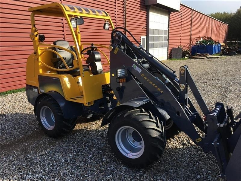 Eurotrac W12 m. lang arm - Компактний фронтальний навантажувач: фото 4 Eurotrac W12 m. lang arm - Компактний фронтальний навантажувач: фото 4