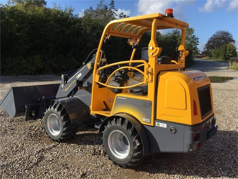 Eurotrac W12 m. lang arm - Компактний фронтальний навантажувач: фото 2 Eurotrac W12 m. lang arm - Компактний фронтальний навантажувач: фото 2