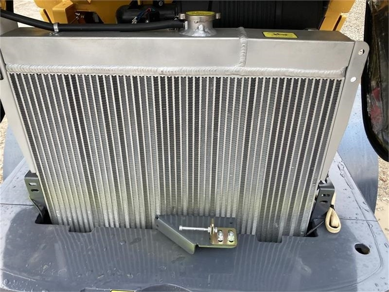 Компактний фронтальний навантажувач Eurotrac W12F XL lang arm: фото 7