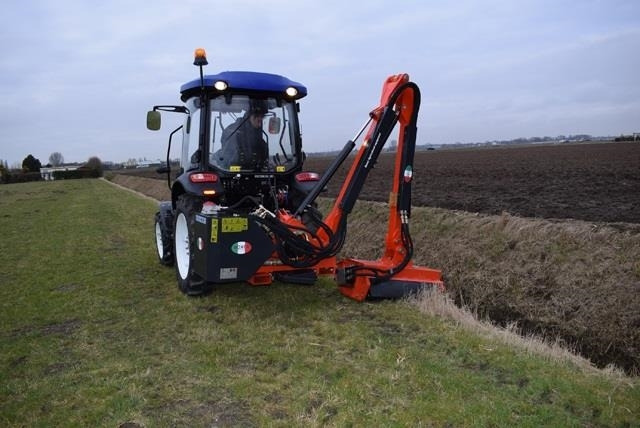 - - - boxer - Навісне обладнання в категорії Комунальні трактори: фото 2 - - - boxer - Навісне обладнання в категорії Комунальні трактори: фото 2