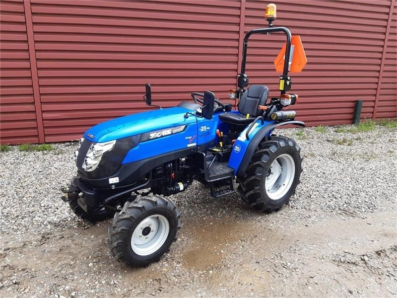Solis 26 servostyring og brede traktor dæk - Комунальний трактор: фото 1 Solis 26 servostyring og brede traktor dæk - Комунальний трактор: фото 1