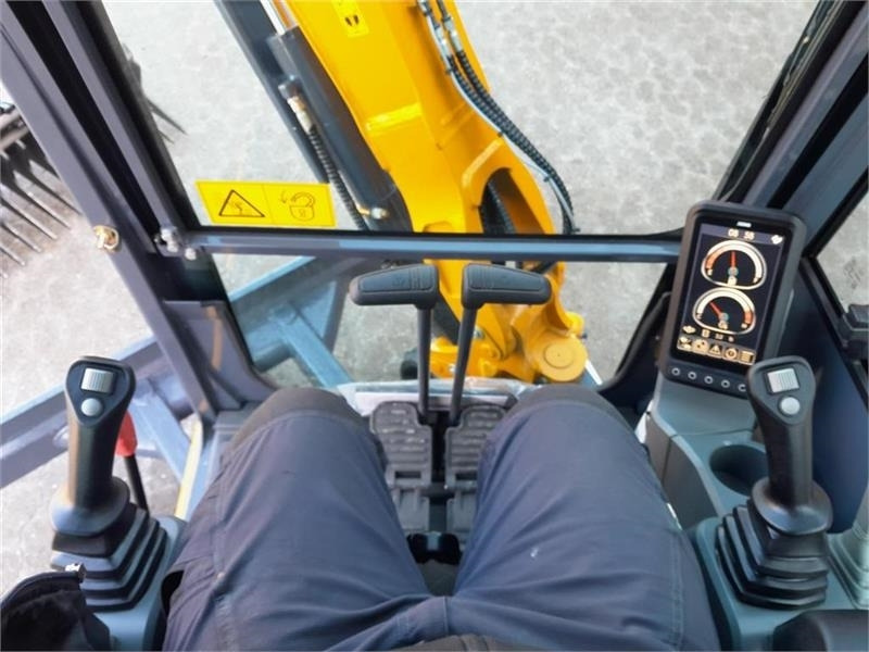 Міні-екскаватор XCMG xe27e med rototilt: фото 17 Міні-екскаватор XCMG xe27e med rototilt: фото 17