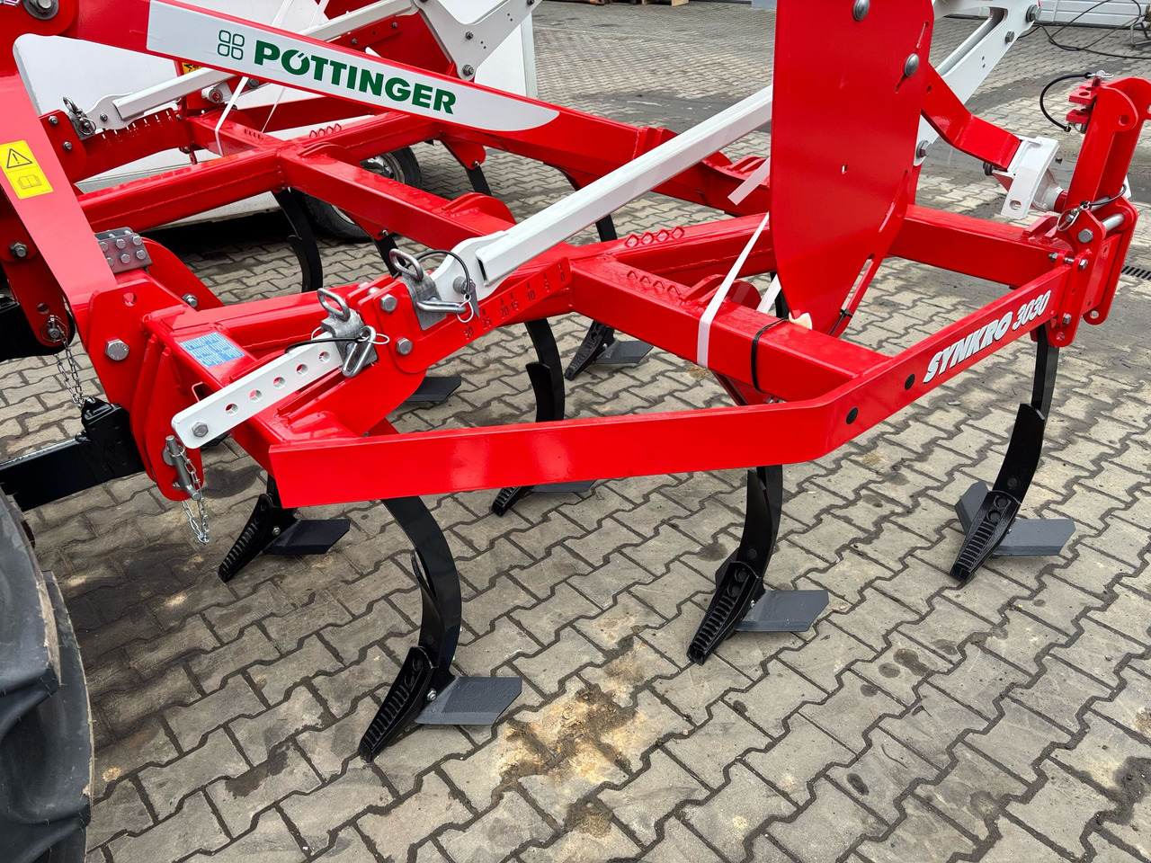PÖTTINGER Synkro 3030 - Культиватор: фото 4 PÖTTINGER Synkro 3030 - Культиватор: фото 4