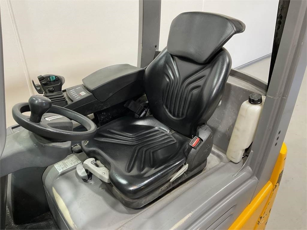 Jungheinrich EFG 216 K  - Електронавантажувач: фото 5 Jungheinrich EFG 216 K  - Електронавантажувач: фото 5