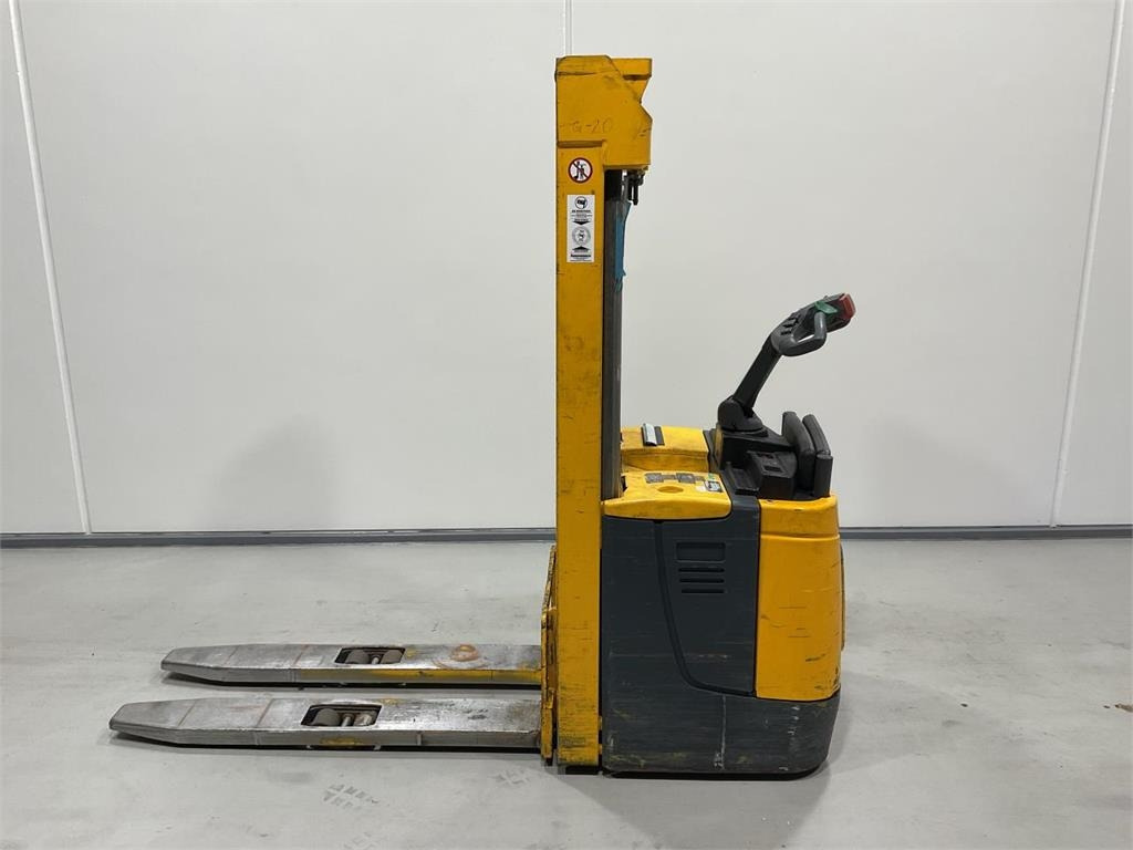 Jungheinrich ERC 214  - Штабелер: фото 3 Jungheinrich ERC 214  - Штабелер: фото 3