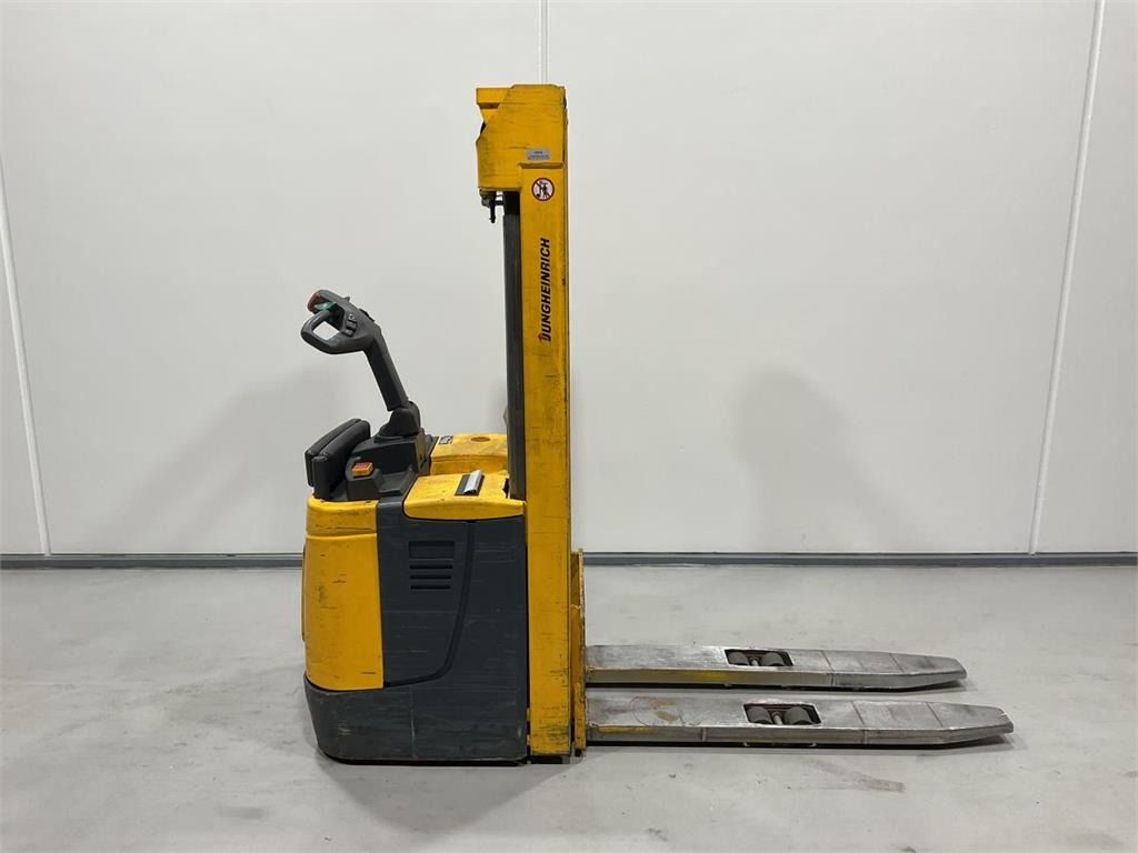 Jungheinrich ERC 214 - Штабелер: фото 1 Jungheinrich ERC 214 - Штабелер: фото 1