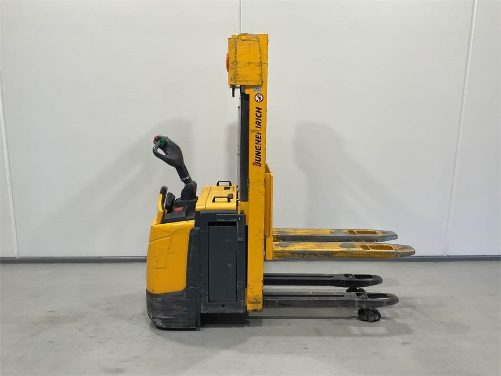 Jungheinrich ERC 220Z - Штабелер: фото 1 Jungheinrich ERC 220Z - Штабелер: фото 1