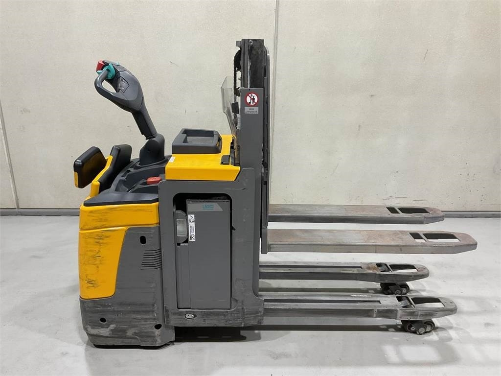 Jungheinrich ERD 220 - Штабелер: фото 1 Jungheinrich ERD 220 - Штабелер: фото 1