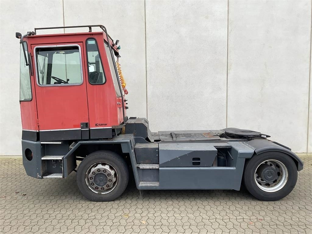 Kalmar TT2000 - Термінальний трактор: фото 3 Kalmar TT2000 - Термінальний трактор: фото 3