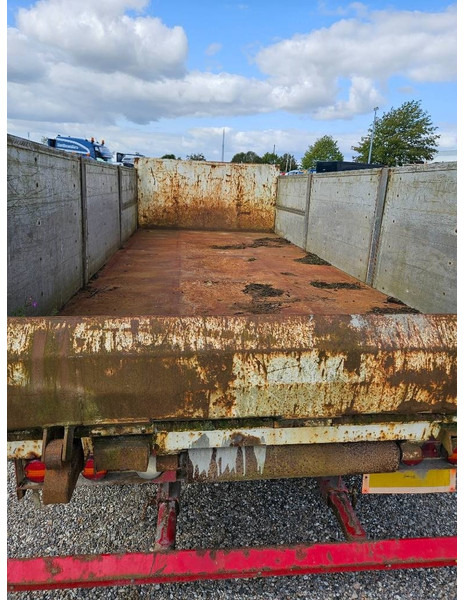 KEL-BERG 2 axle // wire // 3-way tip // radiocontrol - Контейнеровоз/ Змінний кузов причіп: фото 4 KEL-BERG 2 axle // wire // 3-way tip // radiocontrol - Контейнеровоз/ Змінний кузов причіп: фото 4