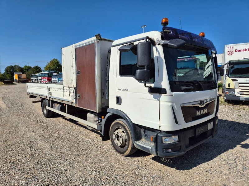 Бортова вантажівка/ Платформа MAN TGL 12.250 4x2: фото 7