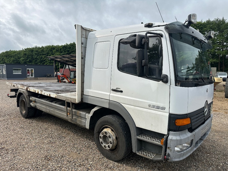 Mercedes-Benz Atego 1228 4x2 - Бортова вантажівка/ Платформа: фото 2 Mercedes-Benz Atego 1228 4x2 - Бортова вантажівка/ Платформа: фото 2