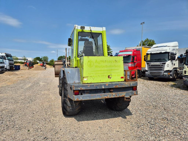 O & K L15 With bucket and quickshift - Колісний навантажувач: фото 5 O & K L15 With bucket and quickshift - Колісний навантажувач: фото 5