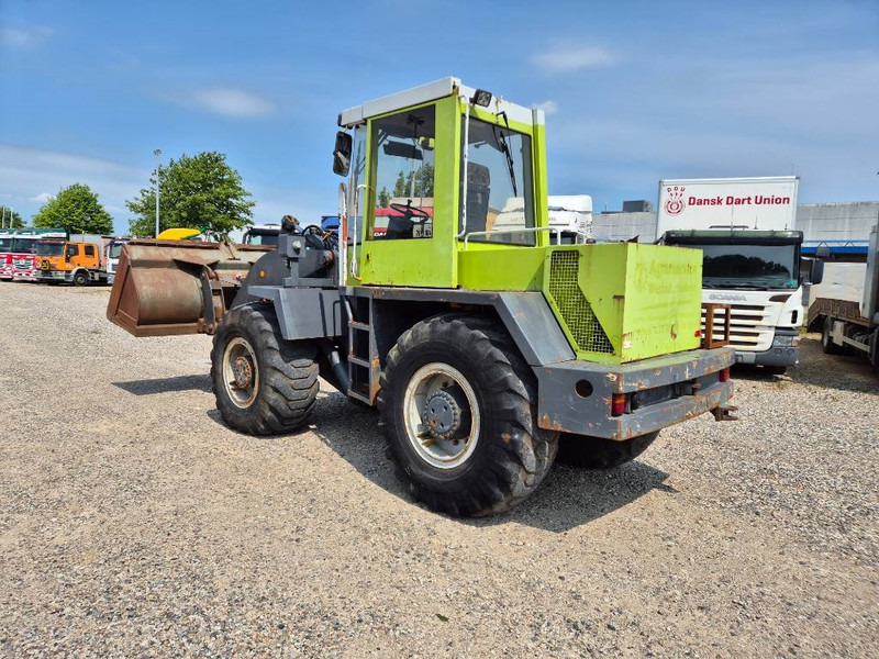 O & K L15 With bucket and quickshift - Колісний навантажувач: фото 4 O & K L15 With bucket and quickshift - Колісний навантажувач: фото 4