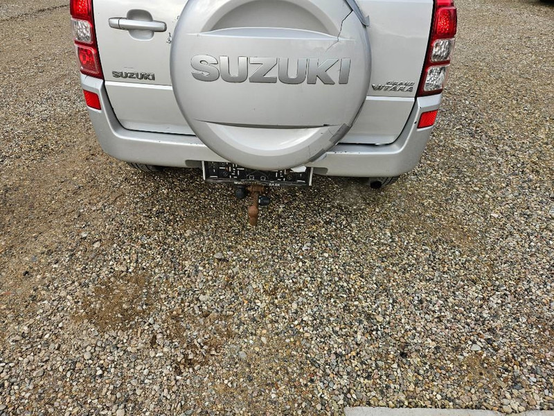Suzuki Grand Vitara 2,0 GLX aut. Van 5d - Фургон з закритим кузовом: фото 4 Suzuki Grand Vitara 2,0 GLX aut. Van 5d - Фургон з закритим кузовом: фото 4