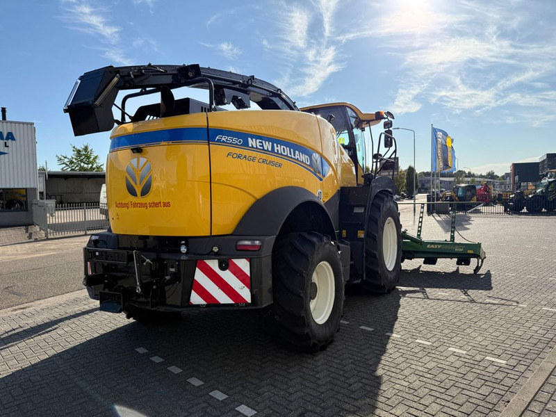 New Holland FR550 Forage Cruiser + Krone Easycollect - Кормозбиральний комбайн: фото 4 New Holland FR550 Forage Cruiser + Krone Easycollect - Кормозбиральний комбайн: фото 4