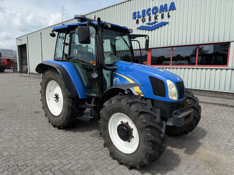 New Holland T5040 CAB + GPS - Трактор: фото 4 New Holland T5040 CAB + GPS - Трактор: фото 4