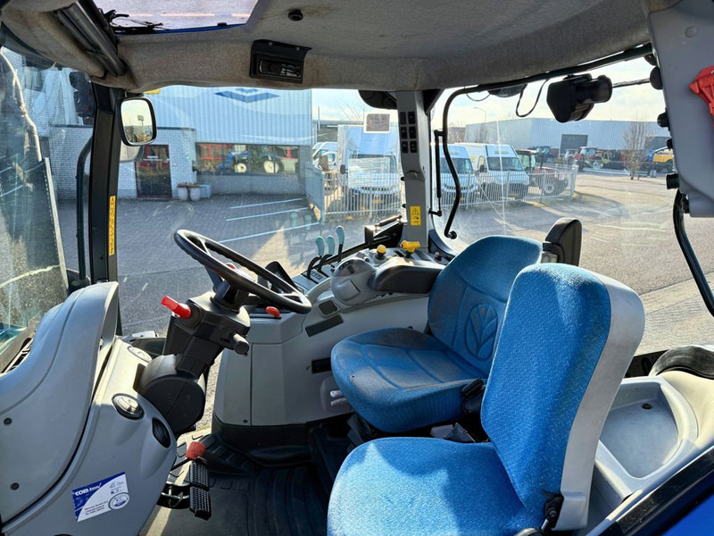 New Holland T6010 Plus + 750TL Voorlader - Трактор: фото 5 New Holland T6010 Plus + 750TL Voorlader - Трактор: фото 5