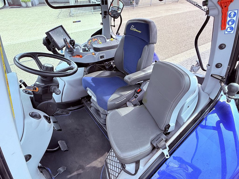 New Holland T7.270 AutoCommand Blue Power – Stage V - Трактор: фото 4 New Holland T7.270 AutoCommand Blue Power – Stage V - Трактор: фото 4