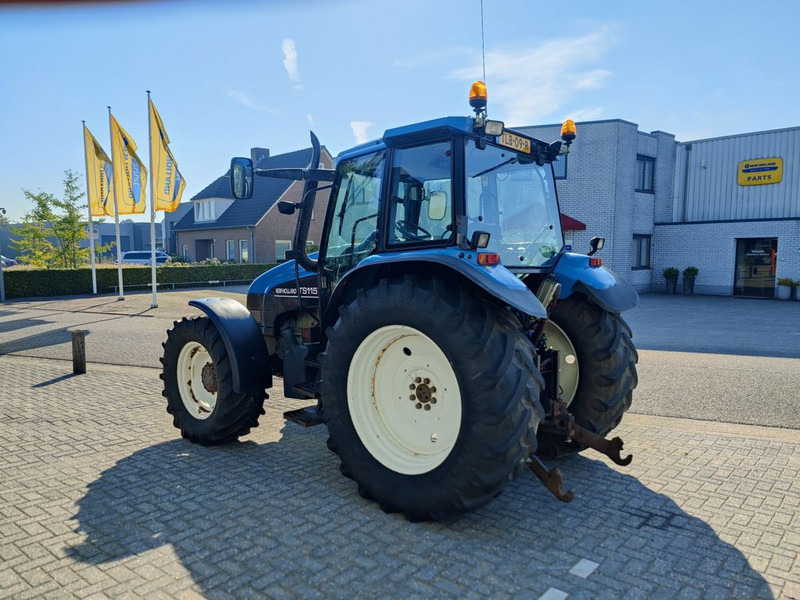 New Holland TS115 - Трактор: фото 2 New Holland TS115 - Трактор: фото 2