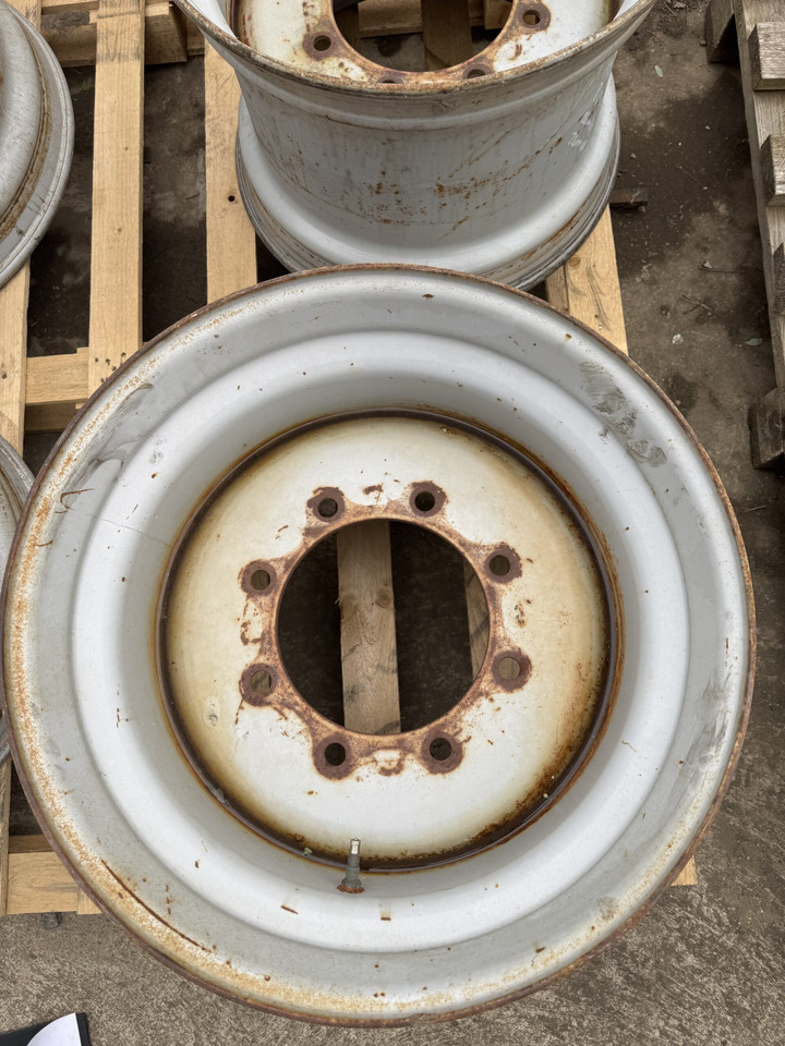 16X22.5 Used Silver Rim - Колісний диск: фото 1 16X22.5 Used Silver Rim - Колісний диск: фото 1