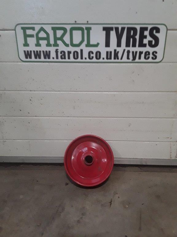 2.5X8 Red Rim - Колісний диск: фото 1 2.5X8 Red Rim - Колісний диск: фото 1