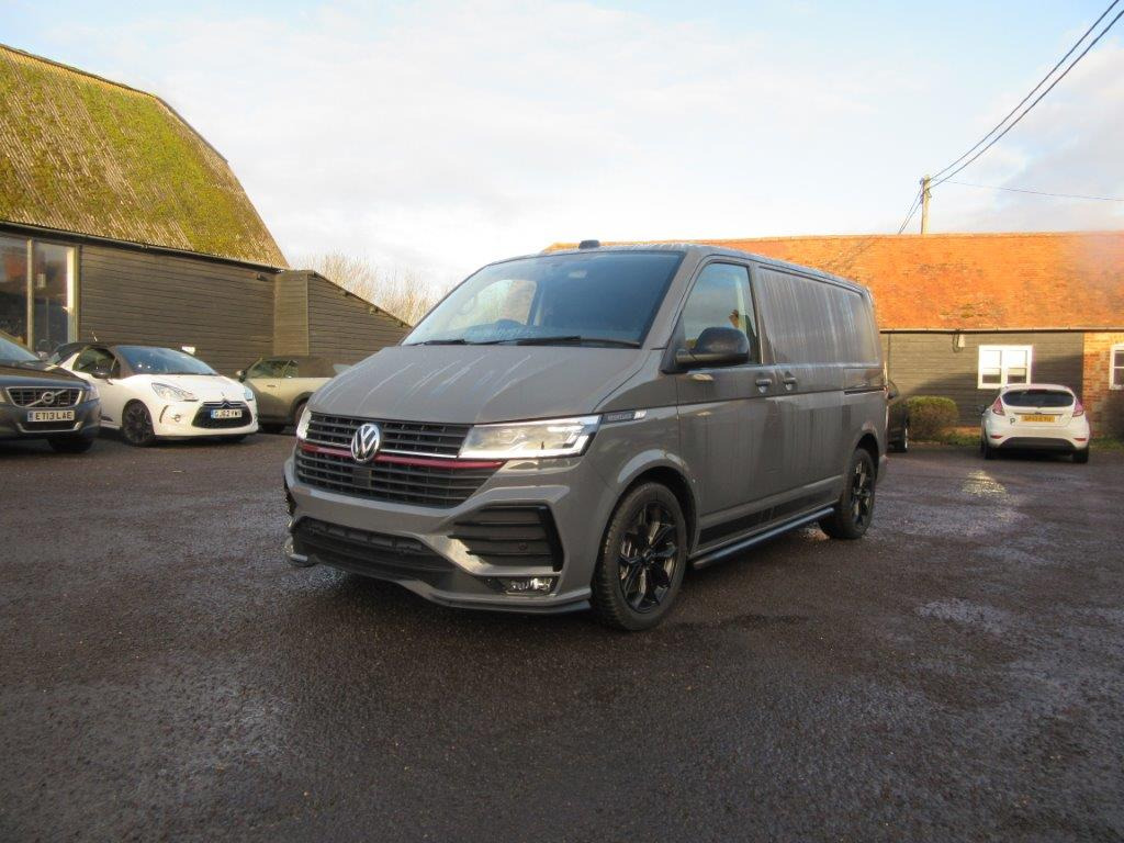 2025 Volkswagen Transporter Black Edition 2.0 BiDI 204 Sportline - Суцільнометалевий фургон: фото 1 2025 Volkswagen Transporter Black Edition 2.0 BiDI 204 Sportline - Суцільнометалевий фургон: фото 1