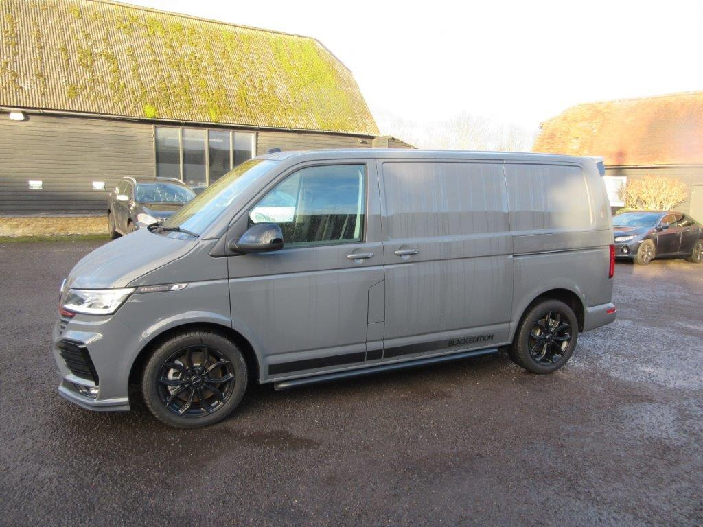 2025 Volkswagen Transporter Black Edition 2.0 BiDI 204 Sportline - Суцільнометалевий фургон: фото 3 2025 Volkswagen Transporter Black Edition 2.0 BiDI 204 Sportline - Суцільнометалевий фургон: фото 3
