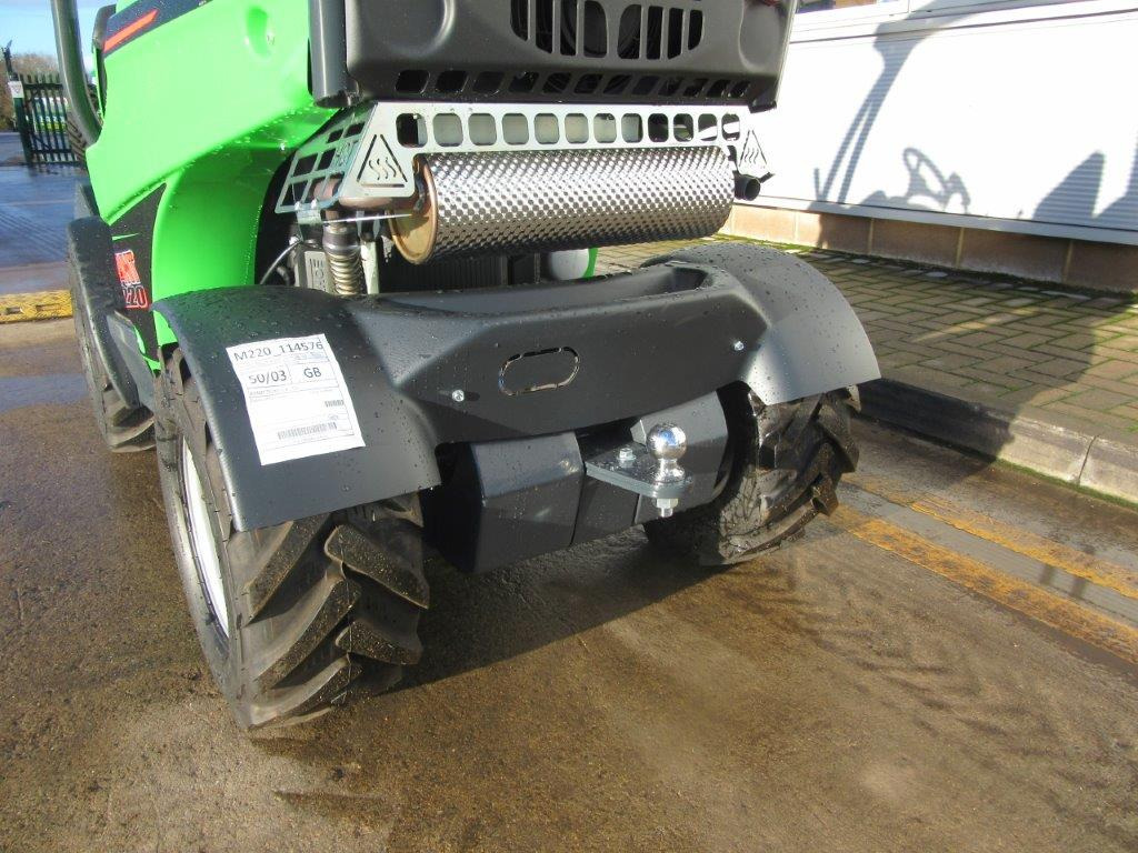 Avant 220 - Компактний фронтальний навантажувач: фото 4 Avant 220 - Компактний фронтальний навантажувач: фото 4