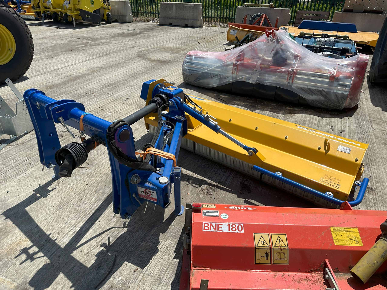 Bomford Turner Turbo mower offset 220 - Косарка-подрібнювач/ Мульчер: фото 4 Bomford Turner Turbo mower offset 220 - Косарка-подрібнювач/ Мульчер: фото 4