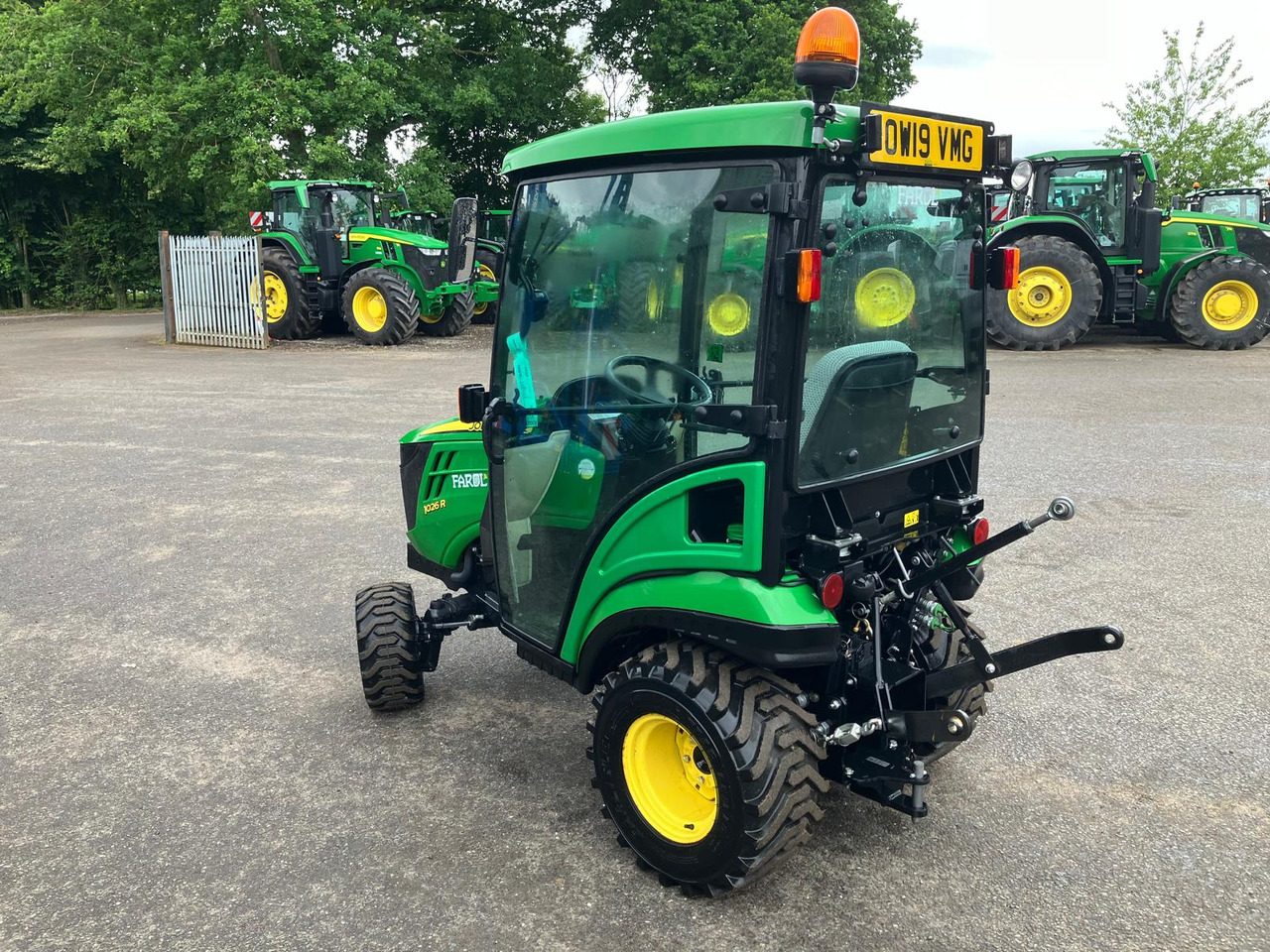 John Deere 1026R compact tractor - Мінітрактор: фото 3 John Deere 1026R compact tractor - Мінітрактор: фото 3
